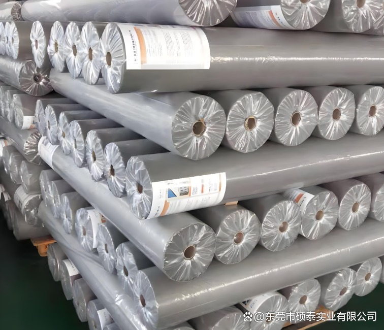 钢构厂房车间地膜基础防潮层PE防潮隔汽膜厚度选用与施工方法详解